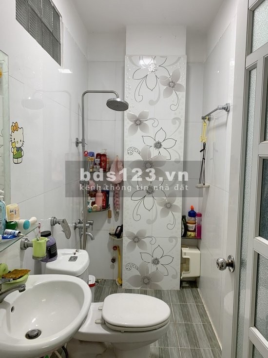 CHÍNH CHỦ BÁN NHÀ PHỐ 2 LẦU SÂN THƯỢNG, HẺM XE HƠI, BẾ VĂN CẤM, PHƯỜNG TÂN KIỂNG, QUẬN 7