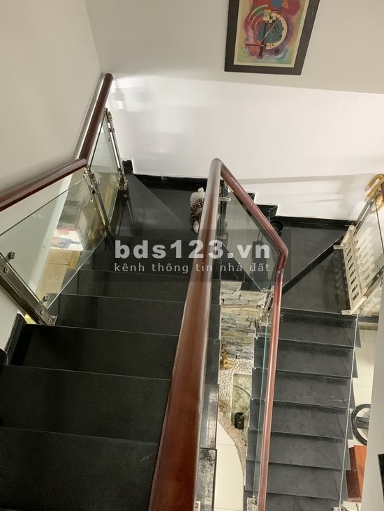 CHÍNH CHỦ BÁN NHÀ PHỐ 2 LẦU SÂN THƯỢNG, HẺM XE HƠI, BẾ VĂN CẤM, PHƯỜNG TÂN KIỂNG, QUẬN 7