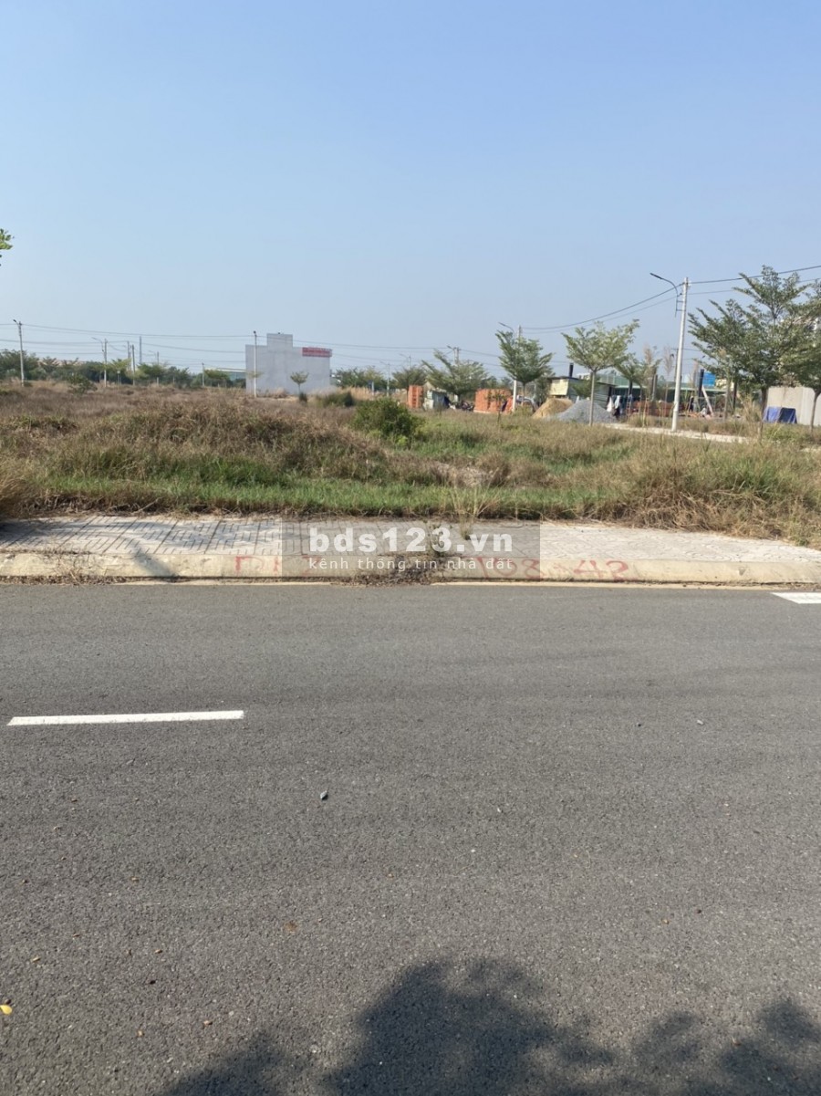 Bán đất Khu dân cư, diện tích 75-100m2, giao động 8-10tr/m2 tại Đức Hòa, Long An