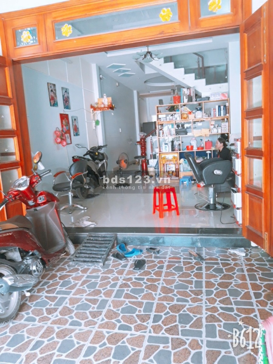 Xe tải vào nhà được, 20.4x4m, trệt lầu ngay chợ Cầu Đồng