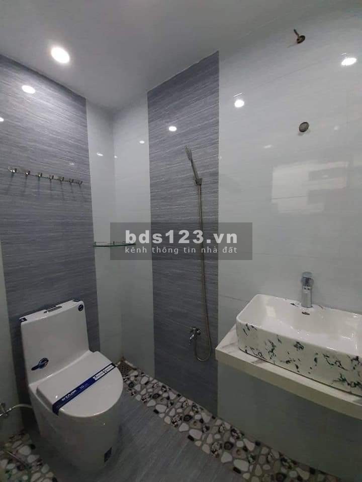 CÀN BÁN NHÀ QUẬN TÂN PHÚ GIÁ 3TY 24M2 LH:0916427080