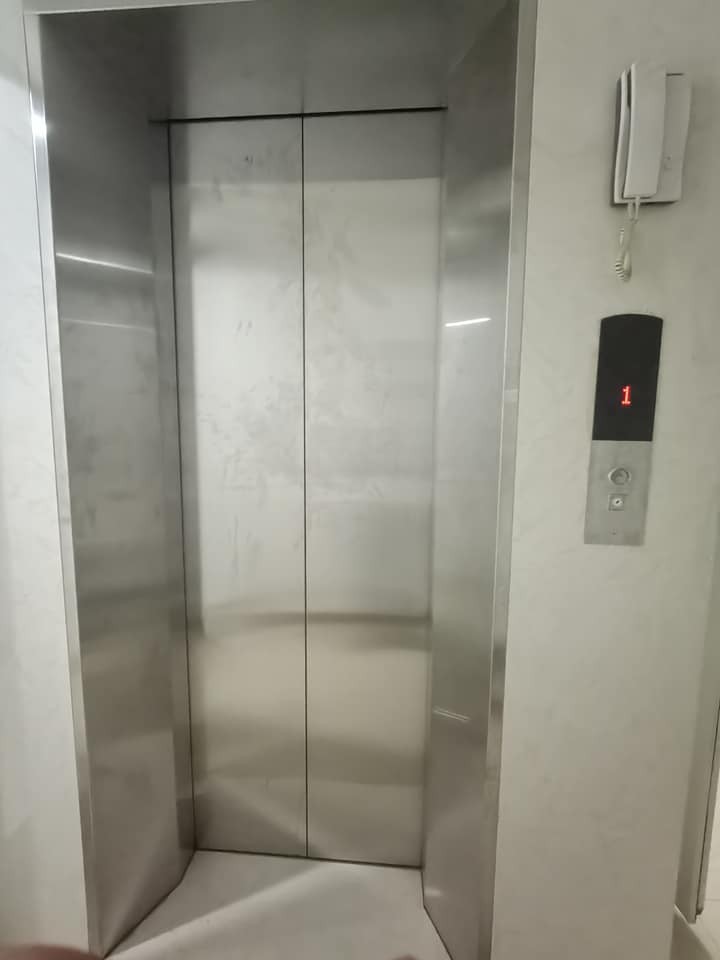 TôiBán nhanh nhà phân lô phố Nguyễn Phúc Lai DT49m2x6 tầng giá 10tỷ2