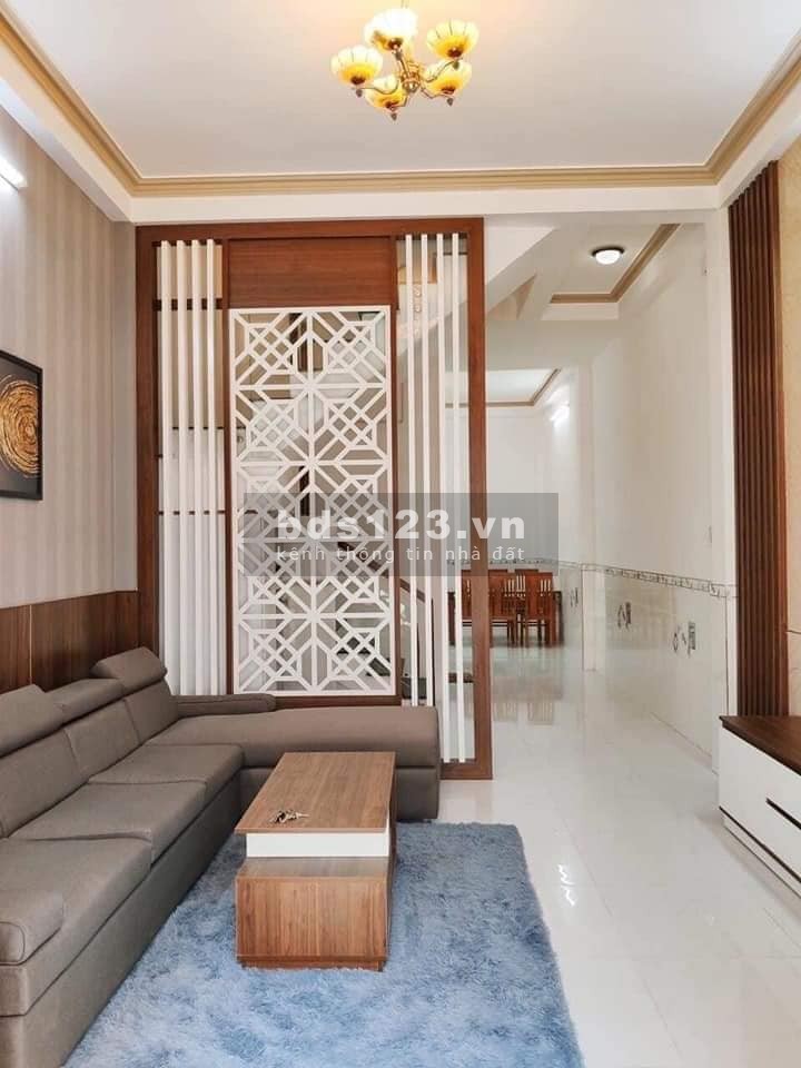 CẦN BÁN NHÀ VỊ TRÍ ĐẸP-HẺM NHỰA 5M-GIÁ 6 TỶ-CẠNH CÔNG VIÊN LÀNG HOA
