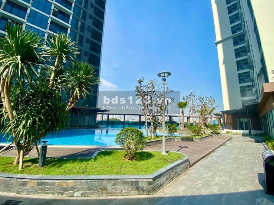 Cần bán căn 3 phòng chung cư Eco Green Sài Gòn dtsd 88m2, view Quận 1, có sẵn đồ dùng