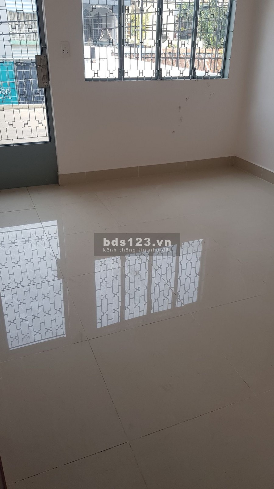 Cần bán gấp nhà Mặt Tiền 3 tầng CMT8 150m2, vị trí đẹp, giá chỉ nhỉnh 14 tỷ