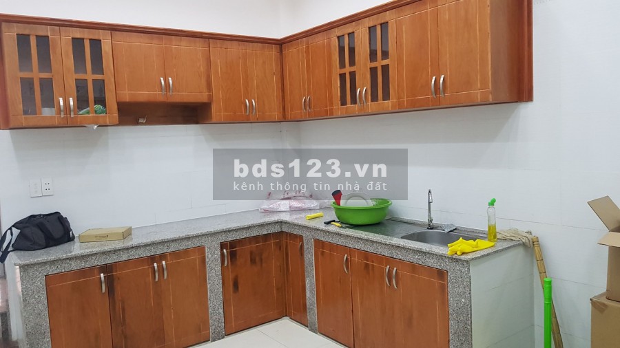Cần bán gấp nhà Mặt Tiền 3 tầng CMT8 150m2, vị trí đẹp, giá chỉ nhỉnh 14 tỷ