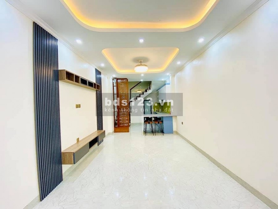 BÁN NHÀ MỚI 5 TẦNG CẦU GIẤY SIÊU ĐẸP, NỘI THẤT XỊN, Ô TÔ VÀO NHÀ, CHỈ 5.1TY