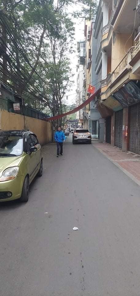 Cần bán nhà Chùa Bộc, ngõ oto, vỉa hè kinh doanh, diện tích gần 50m2, sổ vuông, chính chủ