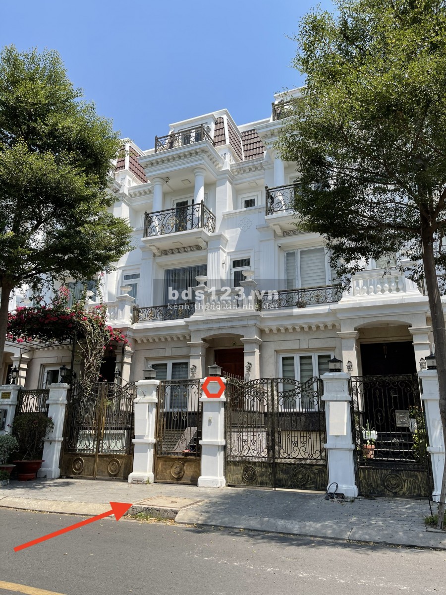 Centrer Hill 2Căn Đôi cho thuê: 10x17m. Hầm, Trệt, 3lầu, thang máy.