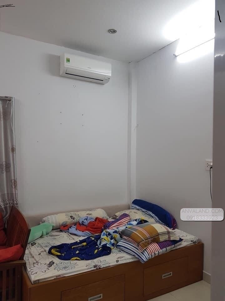 Chuyển Công tác Bán gấp nhà đẹp ở ngay Chợ Thiếc, Thuận Kiều, Quận 11 chỉ 30m, 4PN, 4 WC Chỉ Còn 3 tỷ 950