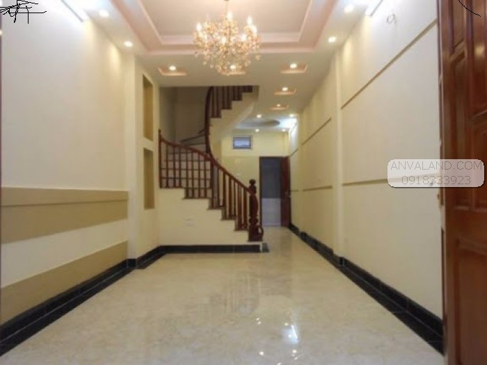 Chuyển Công tác Bán gấp nhà đẹp ở ngay Chợ Thiếc, Thuận Kiều, Quận 11 chỉ 30m, 4PN, 4 WC Chỉ Còn 3 tỷ 950