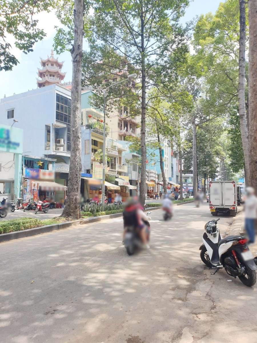 Nhà (4*12.5m/3lầu/ST) mặt tiền kinh doanh Nguyễn Chí Thanh P3 Q10