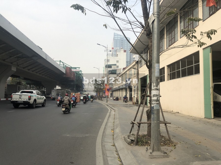 Bán đất xây tòa Văn Phòng Thương mại mặt phố Minh Khai, 90m2 mặt tiền 8.5m