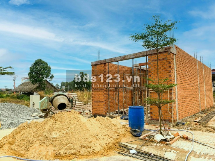 cần bán gấp thu hồi vốn 70m2/720tr sổ hồng , thổ cư 100%