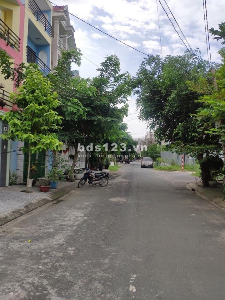 Cần bán rẻ lại lô đất nền tại Vườn Lài Village, ngay UBND P.An Phú Đông. Giá từ 1 tỷ 9/80m2 sổ hồng
