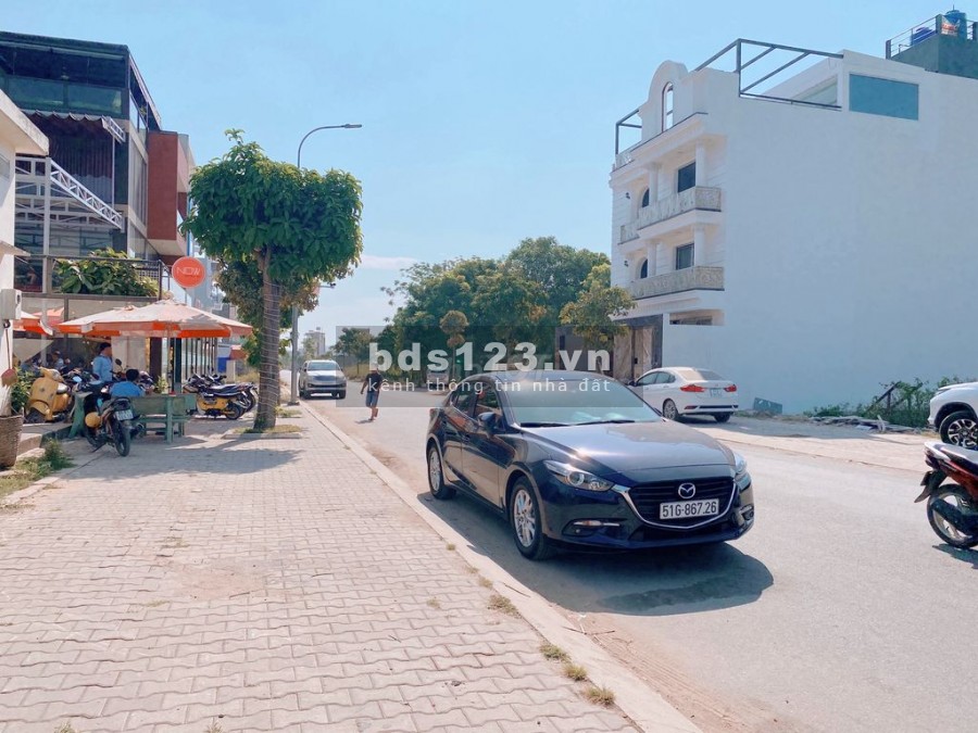 Chính chủ bán lô đất thổ cư 90m2 ngay cầu Tân Tạo Tỉnh Lộ 10, Sổ Hồng Riêng.