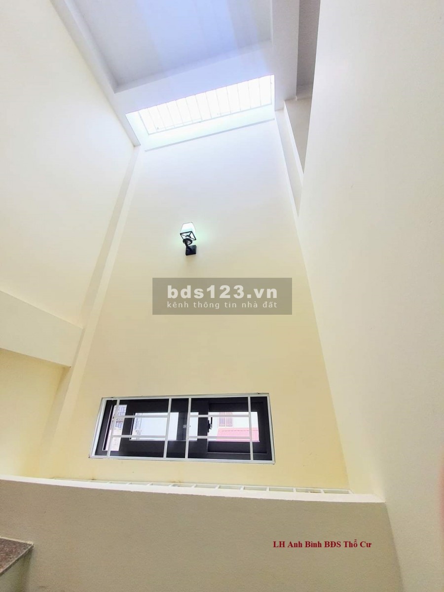Bán nhà ngõ Giáp Bát, diện tích 32m2, 5 tầng, MT 3,9m ngõ rộng 2,7m. Giá 3,85 tỷ