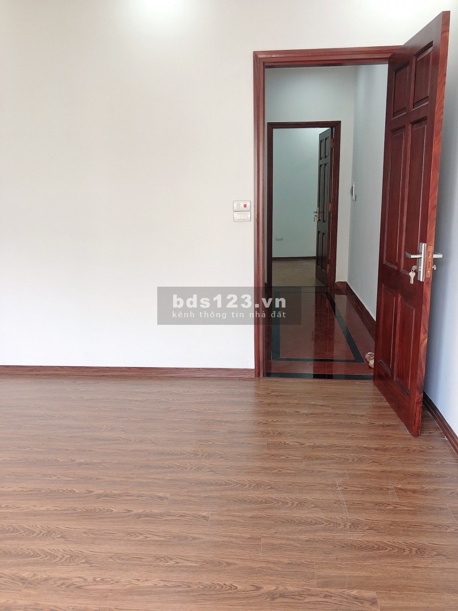 BÁN NHÀ PHỐ TRẠM, LONG BIÊN dt 40M x 5 TẦNG, Ô TÔ VÀO NHÀ, KINH DOANH ĐƯỢC [4.35 TỶ]