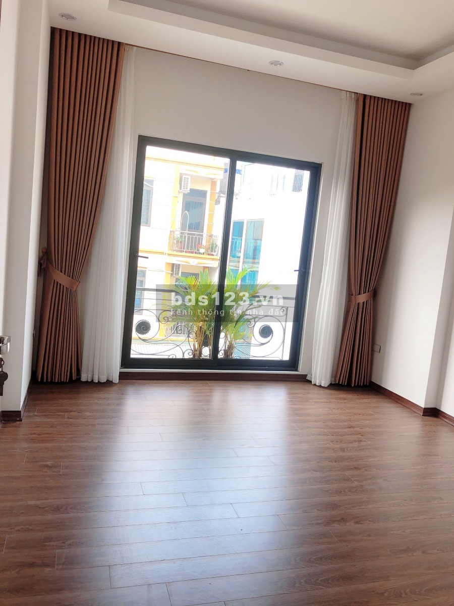 BÁN NHÀ PHỐ TRẠM, LONG BIÊN dt 40M x 5 TẦNG, Ô TÔ VÀO NHÀ, KINH DOANH ĐƯỢC [4.35 TỶ]