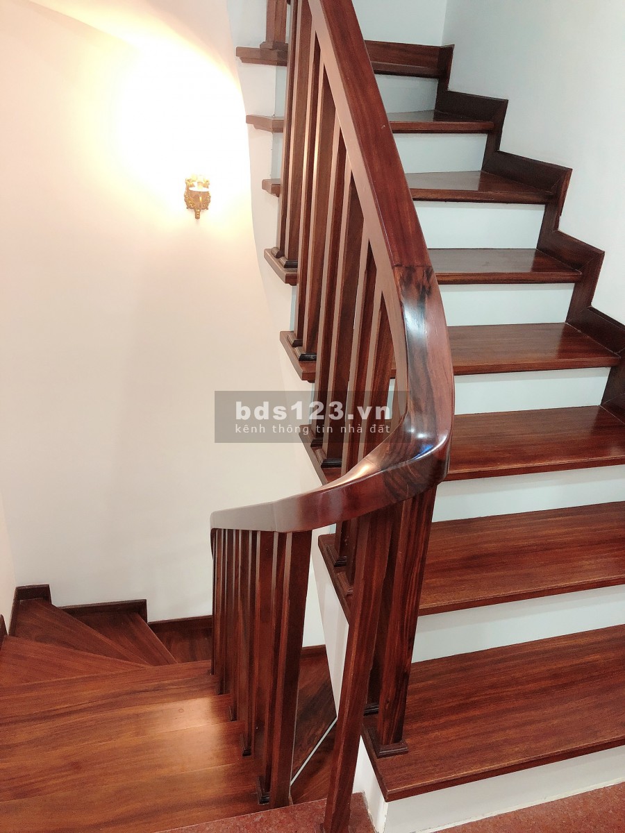 BÁN NHÀ PHỐ TRẠM, LONG BIÊN dt 40M x 5 TẦNG, Ô TÔ VÀO NHÀ, KINH DOANH ĐƯỢC [4.35 TỶ]