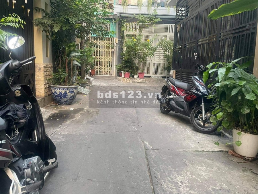 CẦN BÁN NHÀ QUẬN TÂN BÌNH 50M2 GIÁ 6TY8 LH 0916427080