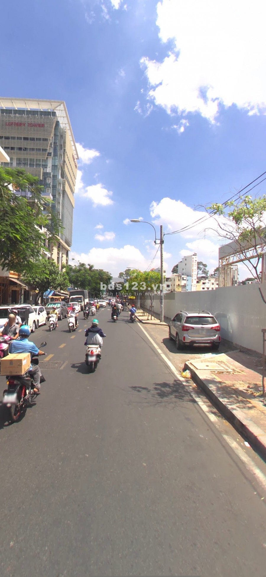 Lô đất MT Trần Phú đối diện chợ An Đông, khu vực mua về kinh doanh ngay. DT 100m2, giá 2,3 tỷ SHR