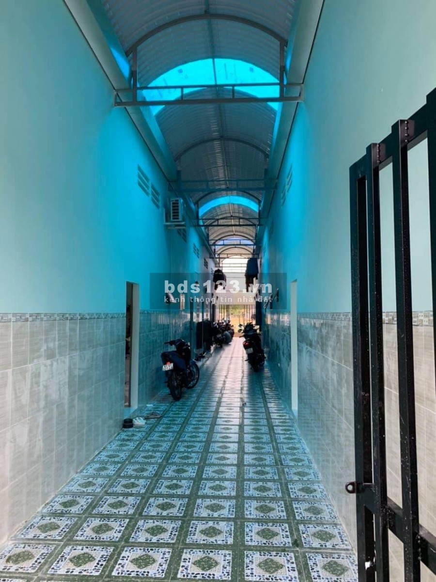 Ra Huế ở hẳn nên muốn sang lại nhà trọ 16 phòng 2kiot, Đường AH 16m, sổ hồng riêng, dân đông