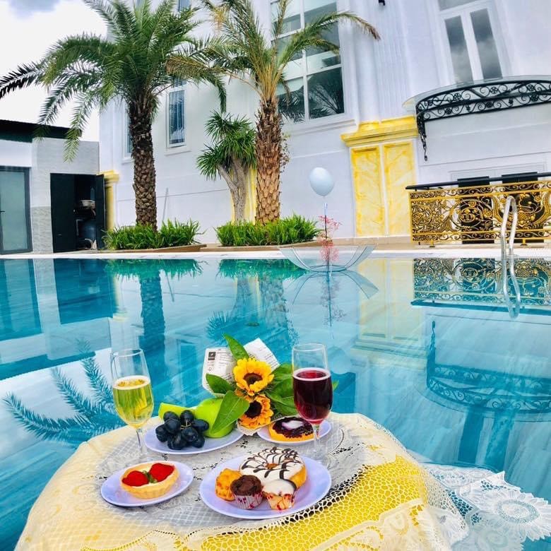 Bán khách sạn view hồ bơi siêu đẹp đường Xô Viết Nghệ Tĩnh - P7 Tp.Đà Lạt.