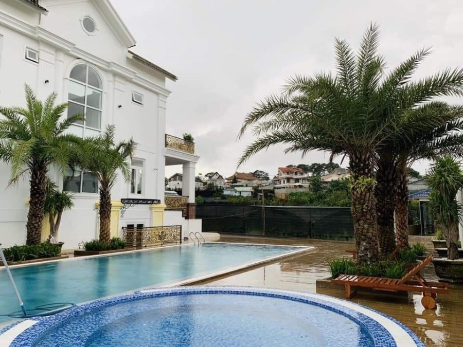 Bán khách sạn view hồ bơi siêu đẹp đường Xô Viết Nghệ Tĩnh - P7 Tp.Đà Lạt.