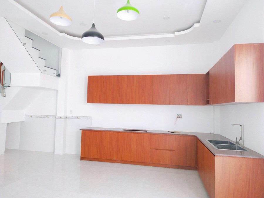 Cần tiền bán gấp nhà trong KDC Trung Thành, liền kề chợ Bình Chánh