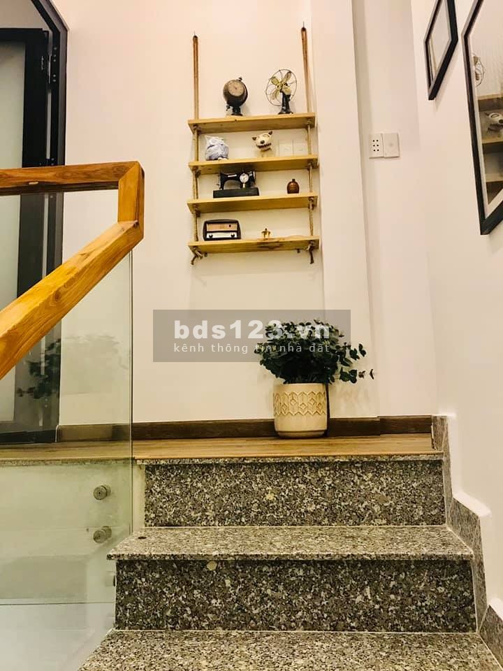 Bán nhà Cách Mạng Tháng 8, Quận 10, 4 Tầng, chỉ 3 tỷ