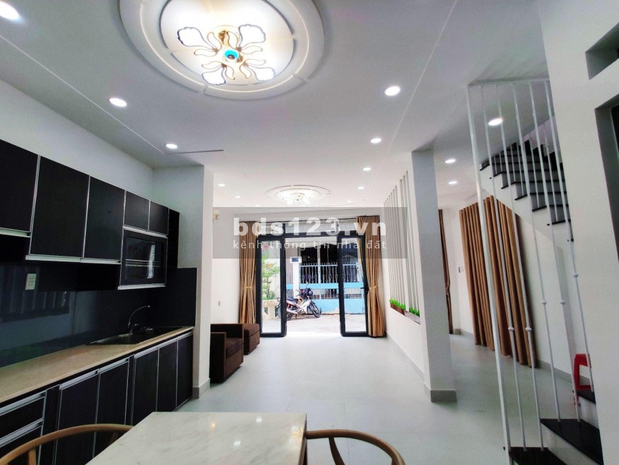 Siêu phẩm Huỳnh Văn Bánh-Phú Nhuận-Hẻm 6m thông-Xe hơi 7 chỗ ngủ trong nhà-7.3 tỷ.