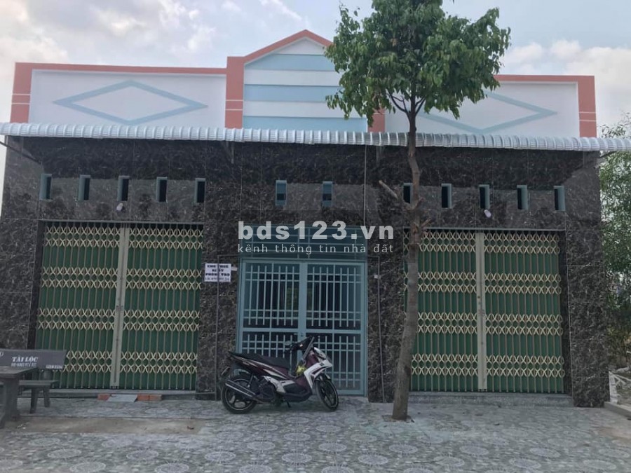 Về quê ở hẳn nên cần sang lại 2 dãy nhà trọ 16 phòng 2 kiot, ngay KCN gần chợ, gần công ty