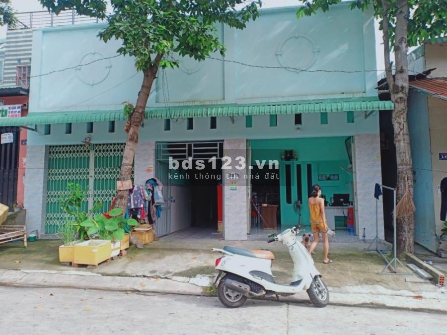 Ra Huế ở hẳn nên muốn sang lại nhà trọ 16 phòng 2kiot, Đường AH 16m, sổ hồng riêng, dân đông