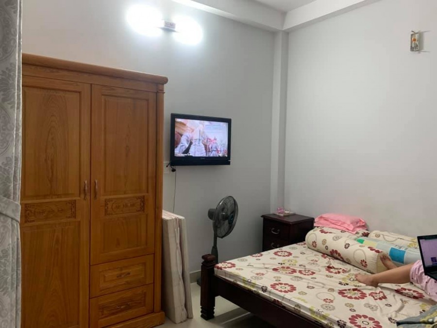 4 TẦNG HẺM XE TẢI THÔNG TRẦN BÁ GIAO DƯƠNG QUẢNG HÀM GẦN VINCOM PLAZA . 4,2 tỷ