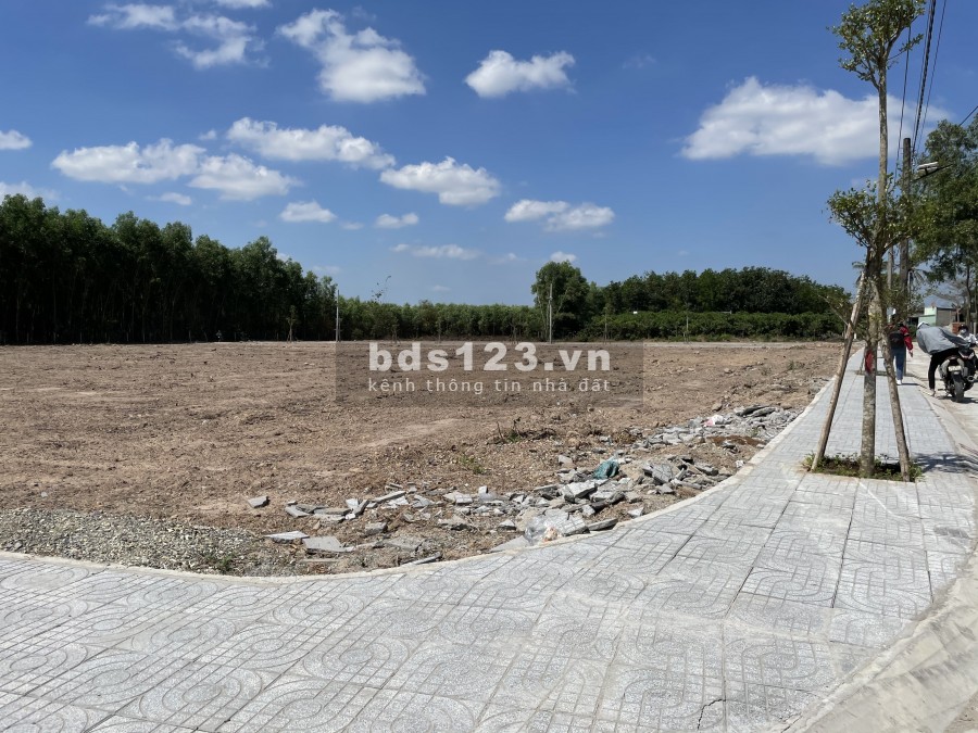 BÁN GẤP LÔ ĐẤT CỨU LẤY QUÁN ĂN