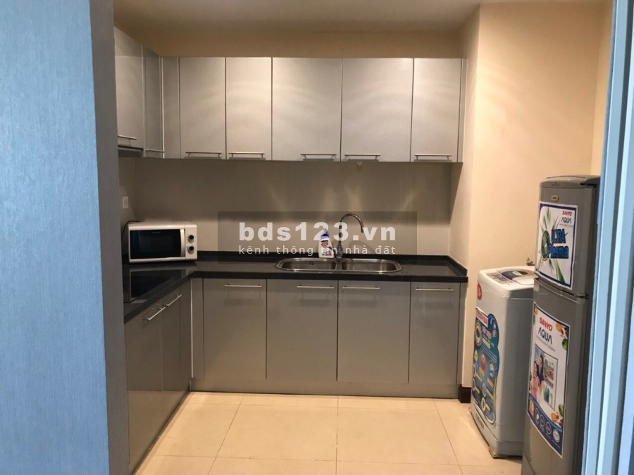 Gấp ! Bán nhanh căn hộ tại Royal City 93m2, 2PN, chỉ 3.95 tỷ. LH: 0343951063