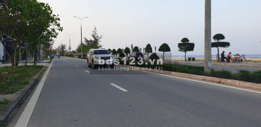 Bán lô đất độc nhất mặt tiền Trương Pháp để xây khách sạn, 10 x 20m, làm việc trực tiếp chủ