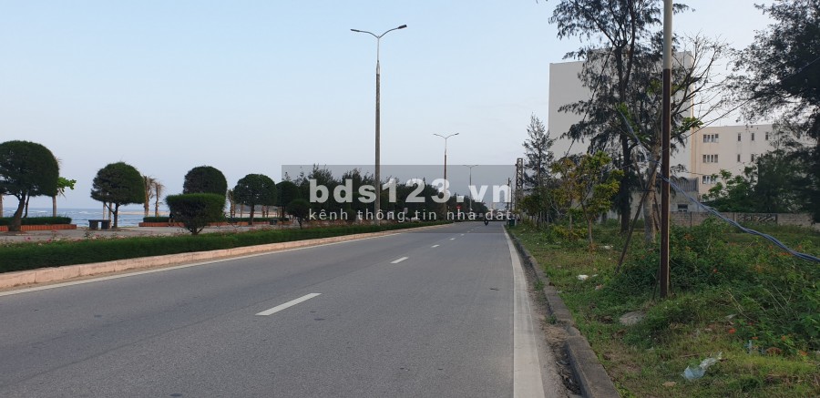 Bán lô đất độc nhất mặt tiền Trương Pháp để xây khách sạn, 10 x 20m, làm việc trực tiếp chủ