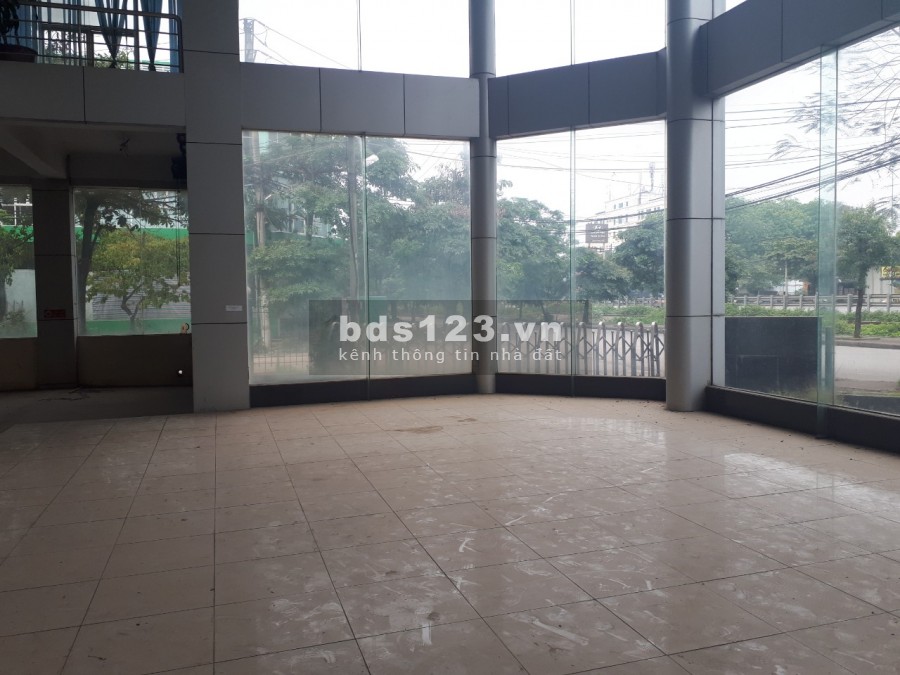 Cho thuê 1000m thích hợp làm showroom, giới thiệ sp, kho vp ... ở Ngọc Hồi