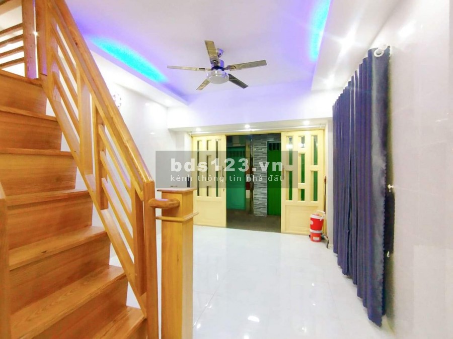 Bán nhà Tô Hiến Thành Quận 10, 3 tầng lô góc thoáng mát giá chỉ 3.8 tỉ