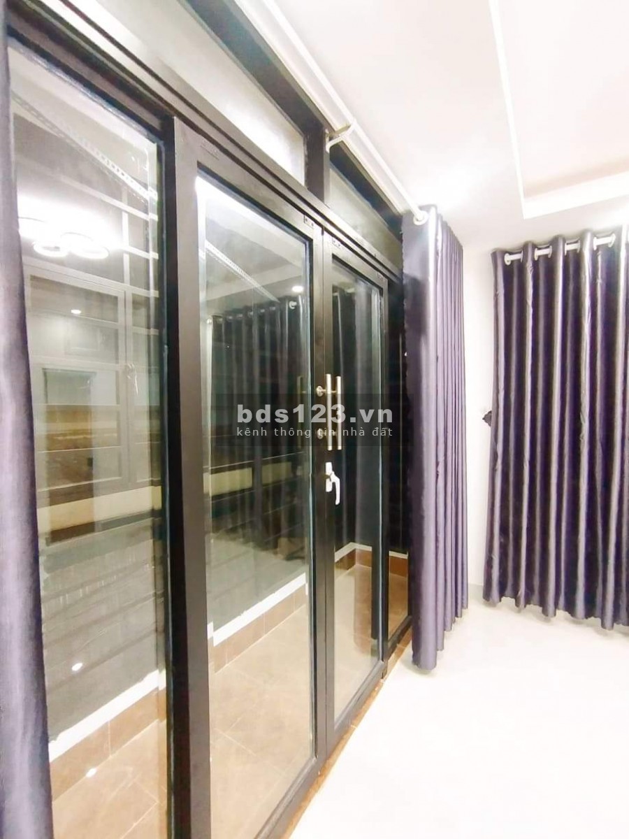 Bán nhà Tô Hiến Thành Quận 10, 3 tầng lô góc thoáng mát giá chỉ 3.8 tỉ