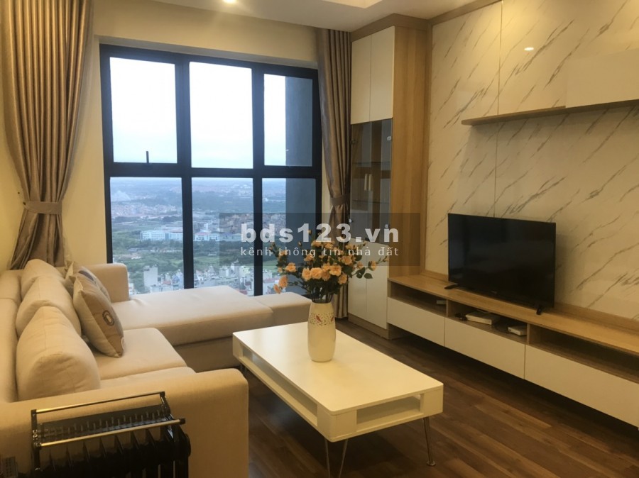 Chính chủ cần bán căn góc 2 ngủ hướng Đông Nam tại Goldmark City giá 2.7 tỷ, nội thất cơ bản.