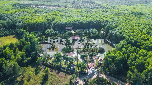 Chuyển nhượng 1000m2 đất vườn sinh thái, điện nước đầy đủ, cách trung tâm Phan Thiết 15p đi xe, sổ đỏ riêng