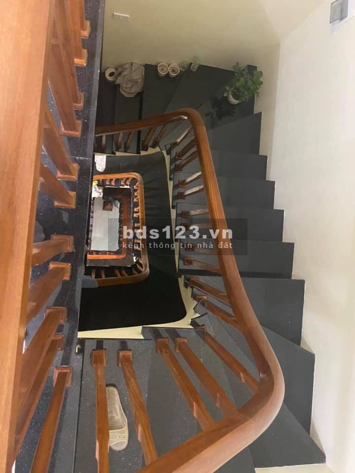 Nhà đẹp Văn Quán DT40m*5T. Gần phố, giá 4.2 tỷ