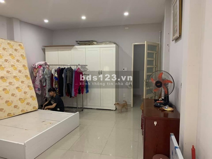 Mặt tiền thụt NGÔ GIA TỰ, Cực Hiếm, Cực rẻ 43 m2 10.4 tỷ.