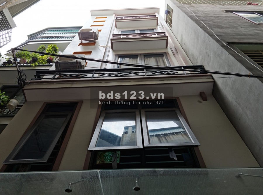 Nhà đẹp Văn Quán DT40m*5T. Gần phố, giá 4.2 tỷ