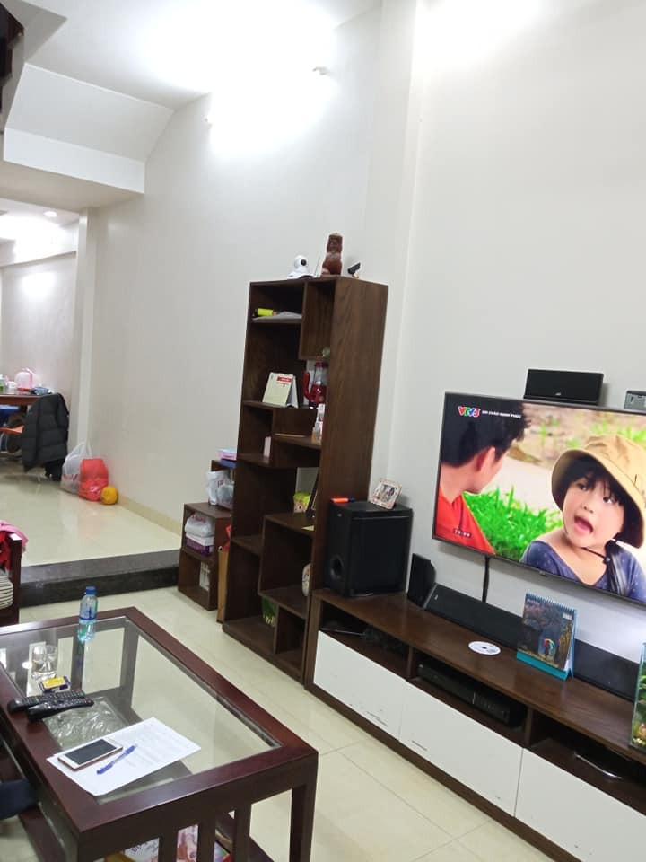 Bán nhà Ngã Tư Sở, 65m, 4 tầng, oto đỗ cửa 10m, giá 6.2 tỷ