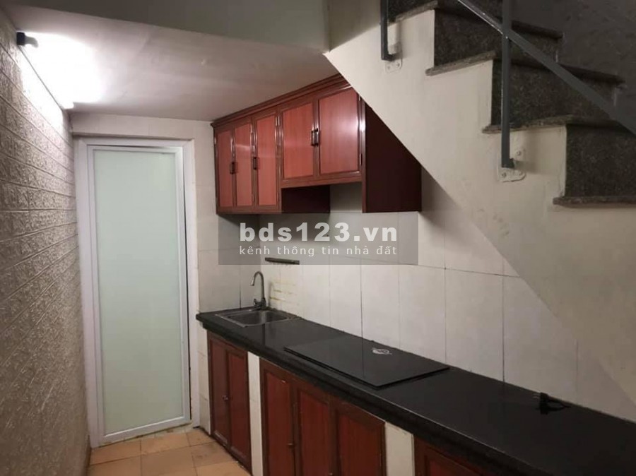 SIÊU PHẨM CÓ 102 - Ô TÔ CON ĐỖ CỬA - KINH DOANH NHỎ - QUẬN ĐỐNG ĐA - GIÁ 2.75 TỶ.