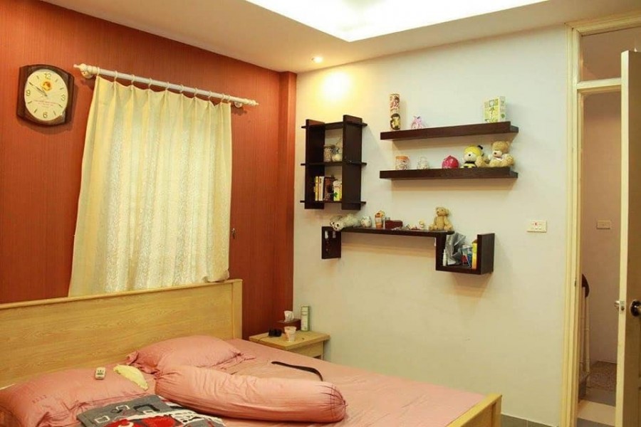 Bán Nhà 36m2 x 5 Tầng, Ô Tô Đỗ Cửa Phố lạc Long Quân Chỉ 4.2 Tỷ.